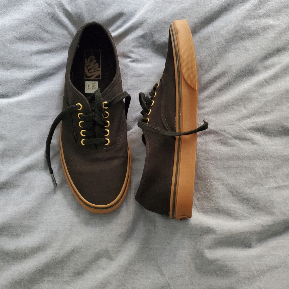 Black unisex Vans